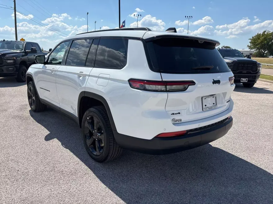 2025 Jeep Grand Cherokee Limited photo 1