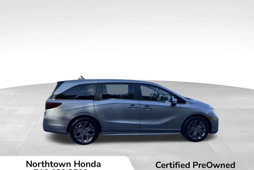2025 Honda Odyssey Touring photo 1