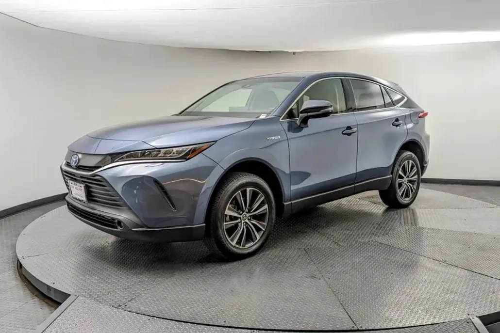 2021 Toyota Venza LE photo 1