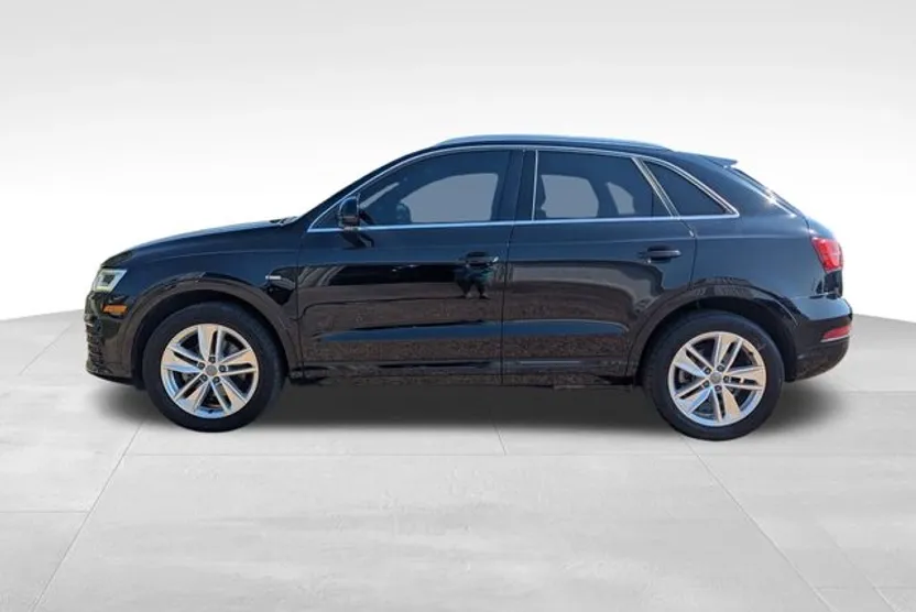 2018 Audi Q3 Premium Plus photo 1