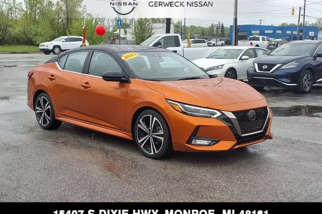 2023 Nissan Sentra SR photo 1