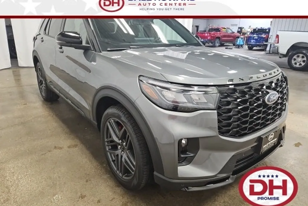 2025 Ford Explorer ST-Line photo 1