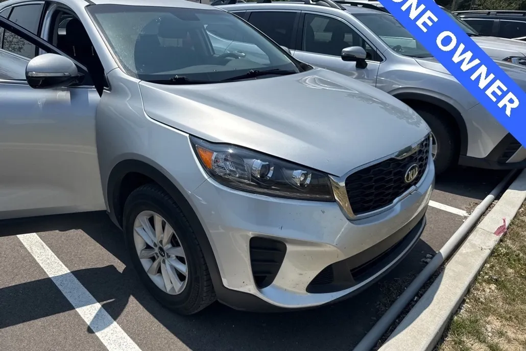2020 Kia Sorento LX photo 1