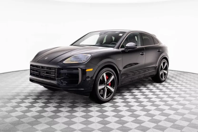 2025 Porsche Cayenne Turbo E-Hybrid Coupe photo 1