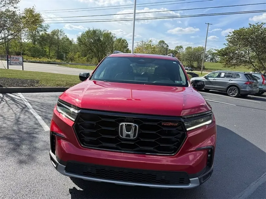 2023 Honda Pilot TrailSport photo 1