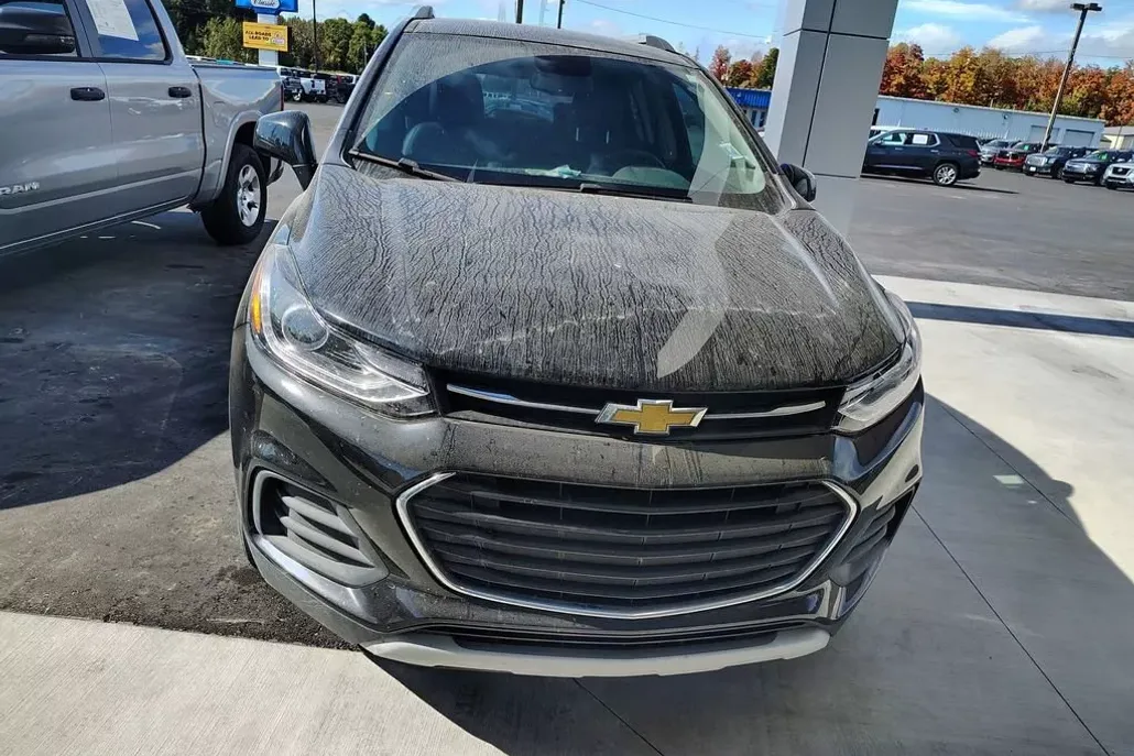 2021 Chevrolet Trax LT photo 1