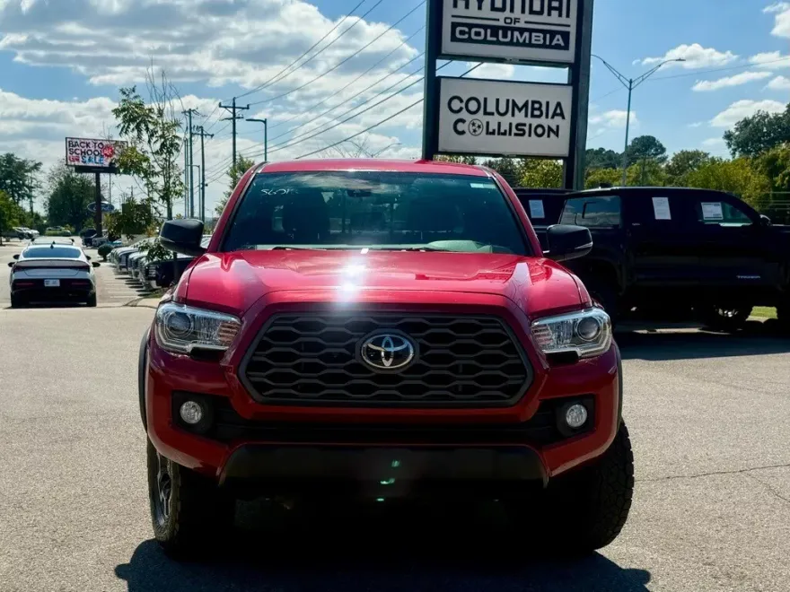2020 Toyota Tacoma TRD Off-Road photo 1