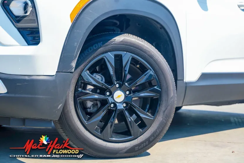2025 Chevrolet Trailblazer LT photo 1