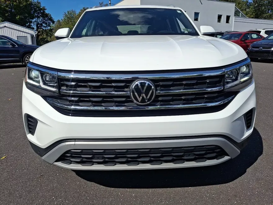 2022 Volkswagen Atlas Cross Sport V6 SE Technology photo 1