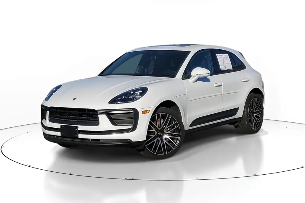 2022 Porsche Macan Base photo 1