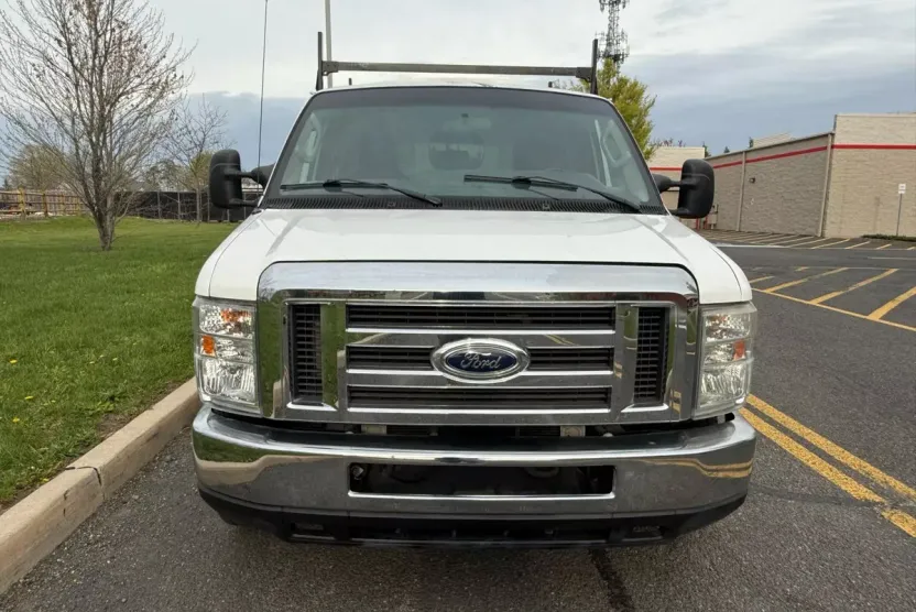 2012 Ford E-350 photo 1