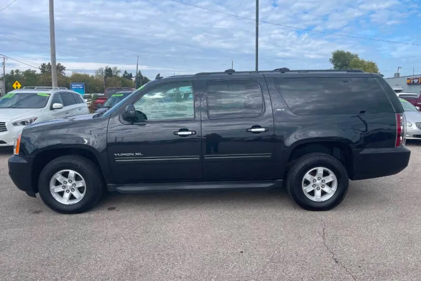 2013 Gmc Yukon XL SLT photo 1
