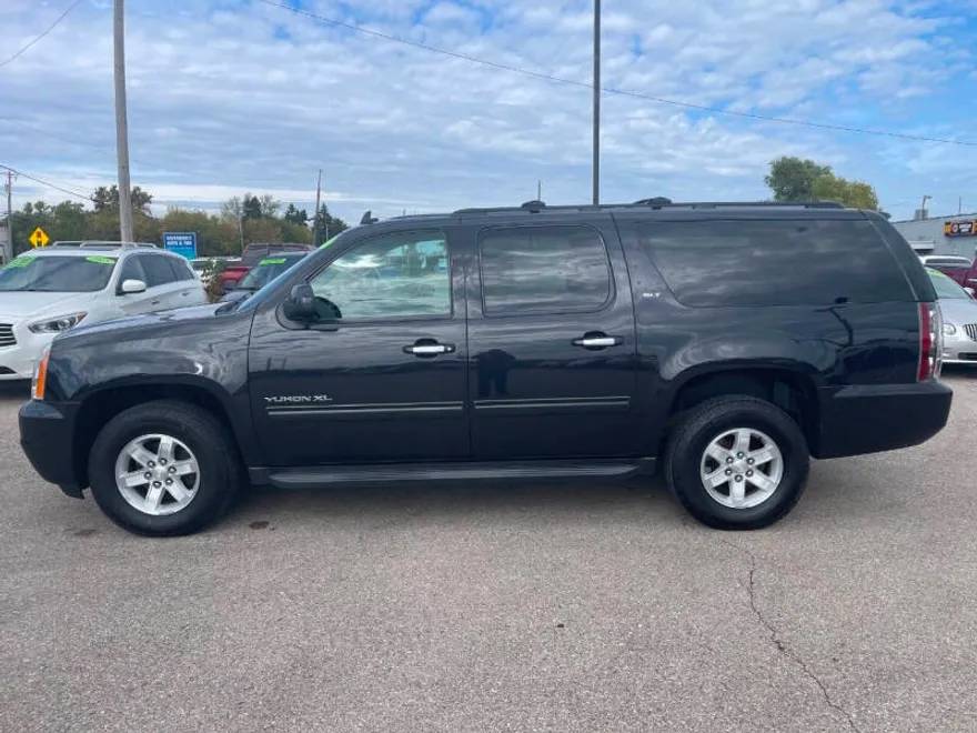 2013 Gmc Yukon XL SLT photo 1