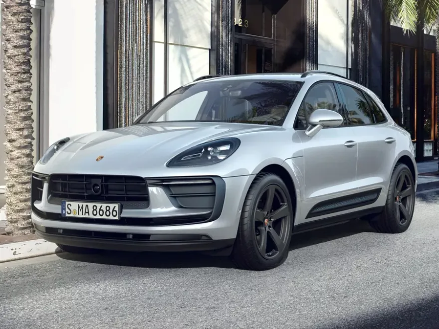 2025 Porsche Macan T photo 1