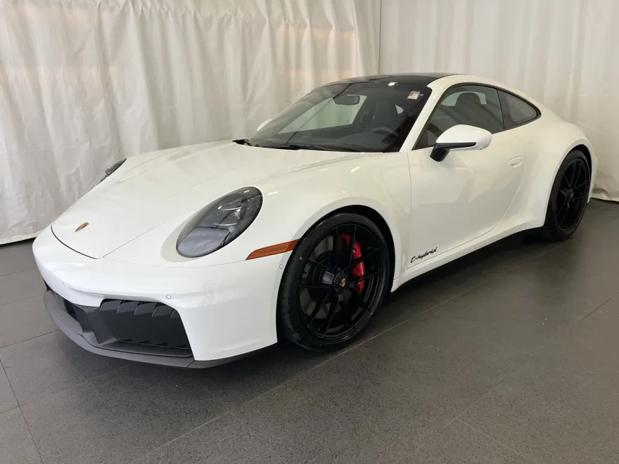 2025 Porsche 911 GTS photo 1