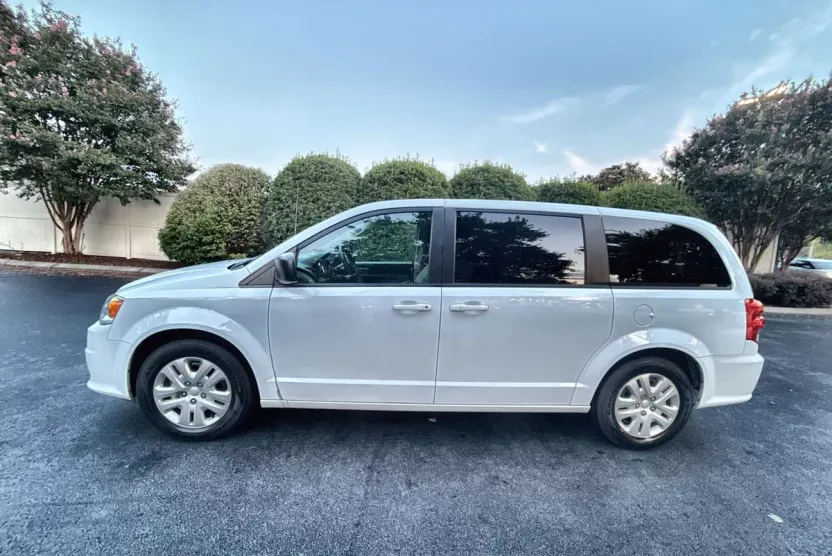 2018 Dodge Grand Caravan SE photo 1