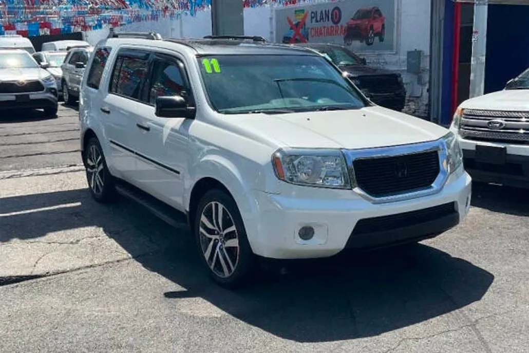 2011 Honda Pilot Touring photo 1