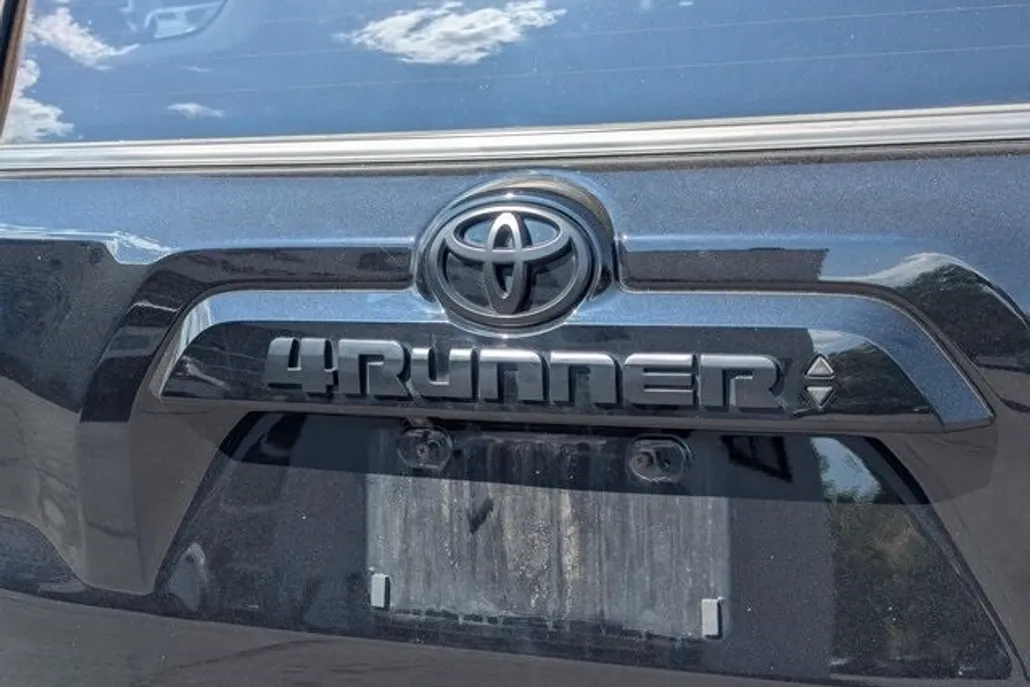 2024 Toyota 4Runner SR5 Premium photo 1