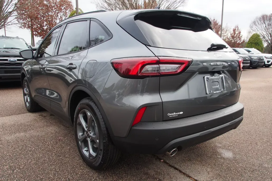 2025 Ford Escape ST-Line photo 1