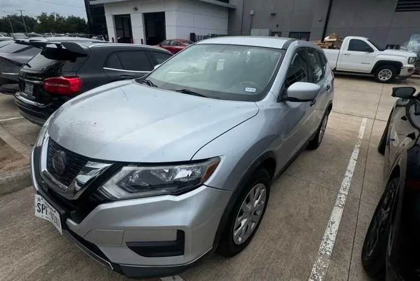 2018 Nissan Rogue S photo 1