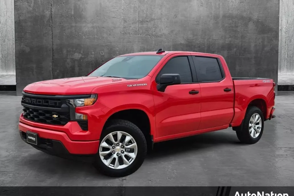2025 Chevrolet Silverado 1500 Custom photo 1