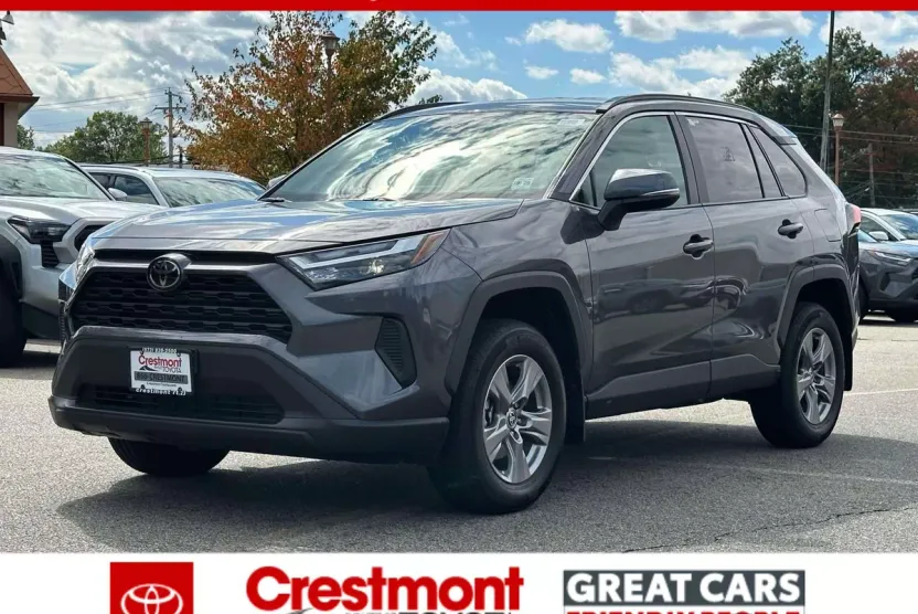 2024 Toyota RAV4 XLE photo 1