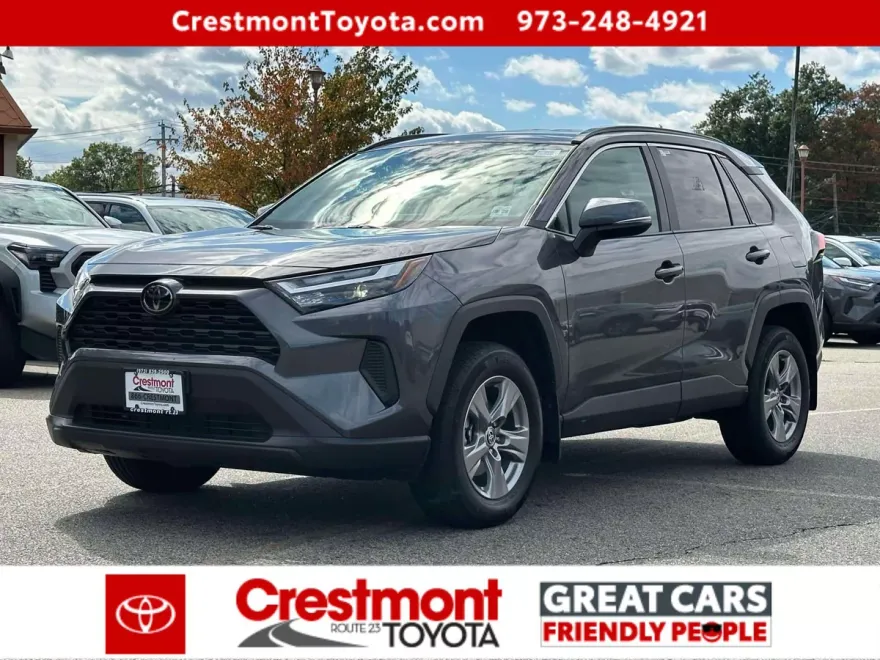 2024 Toyota RAV4 XLE photo 1