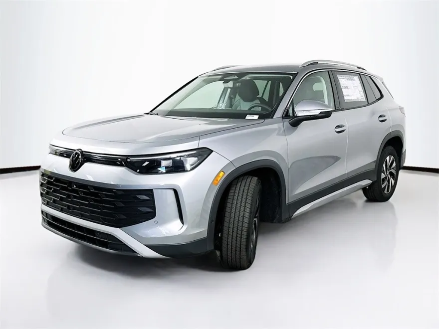 2025 Volkswagen Tiguan S photo 1