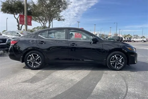 2025 Nissan Sentra SV photo 3