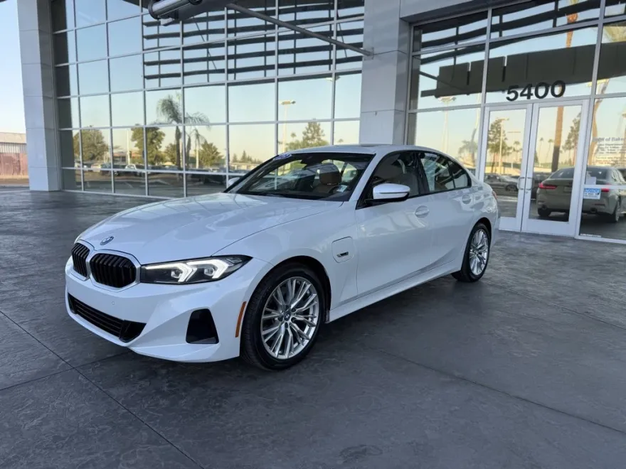 2023 Bmw 330e photo 1