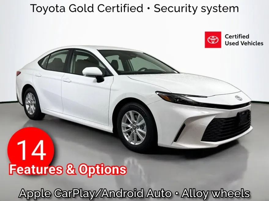 2025 Toyota Camry LE photo 1