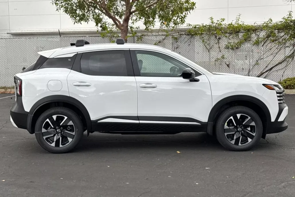 2026 Nissan Kicks SV photo 1