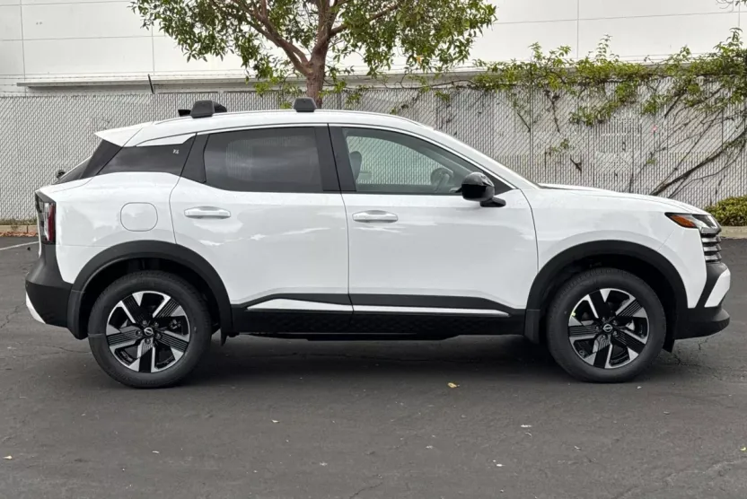 2026 Nissan Kicks SV photo 1