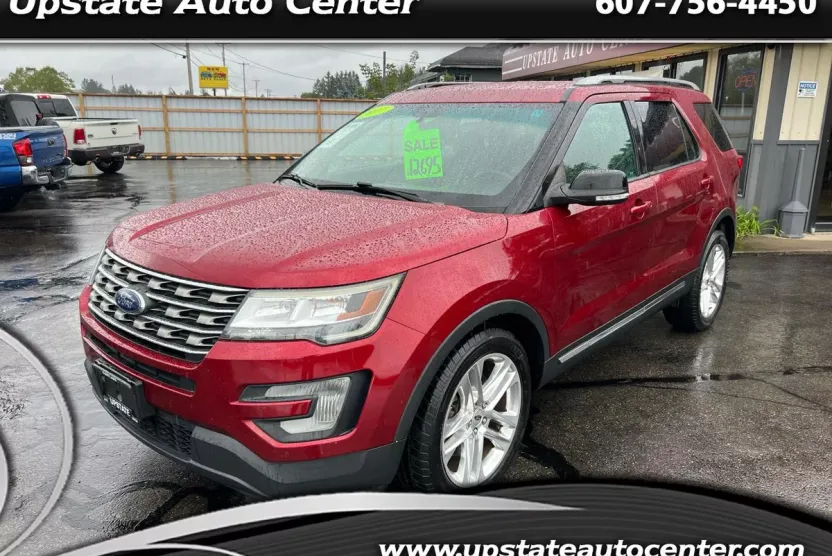 2017 Ford Explorer XLT photo 1