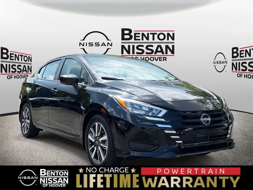 2025 Nissan Versa SV photo 1
