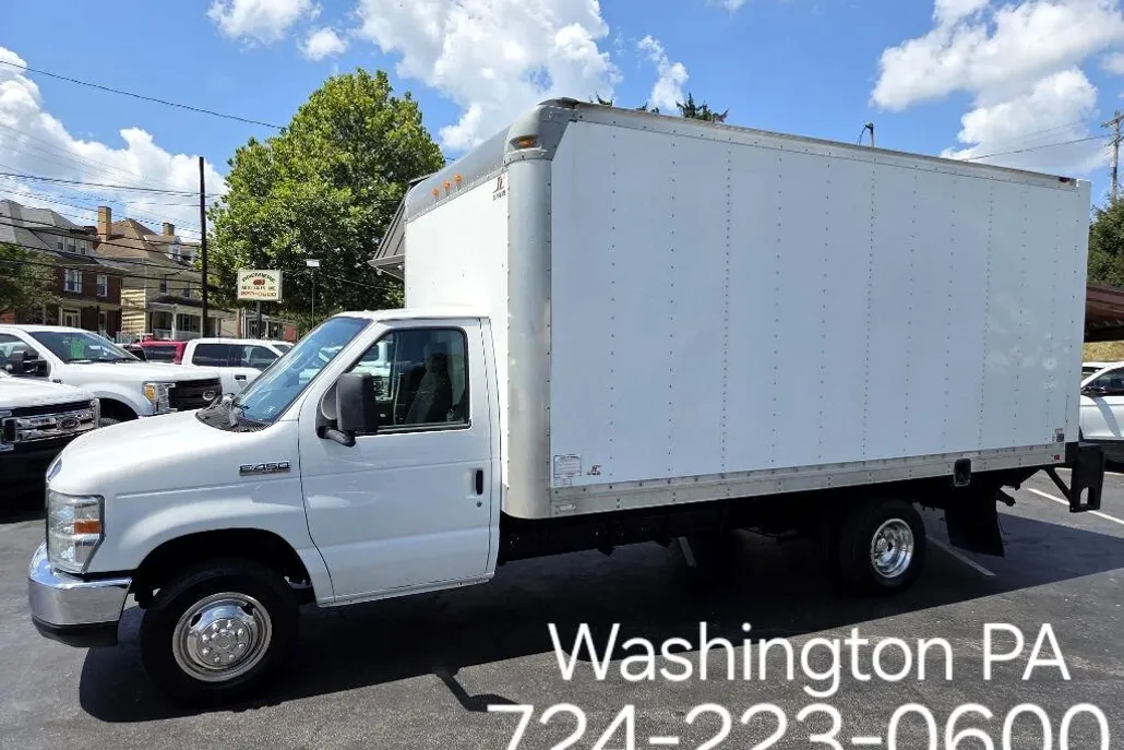 2016 Ford E-450 photo 1