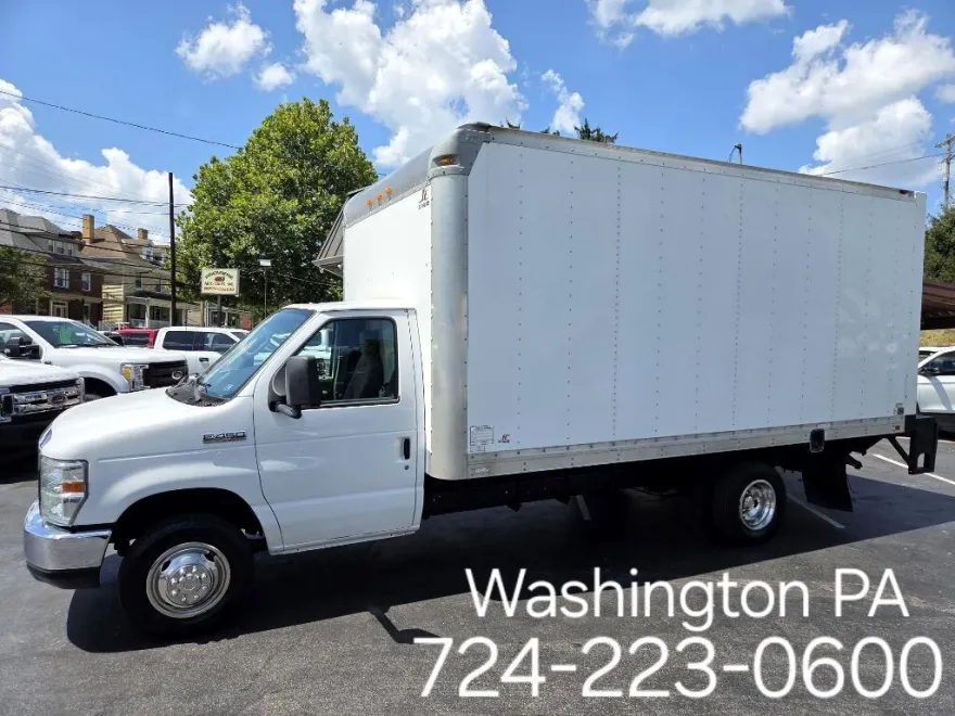 2016 Ford E-450 photo 1