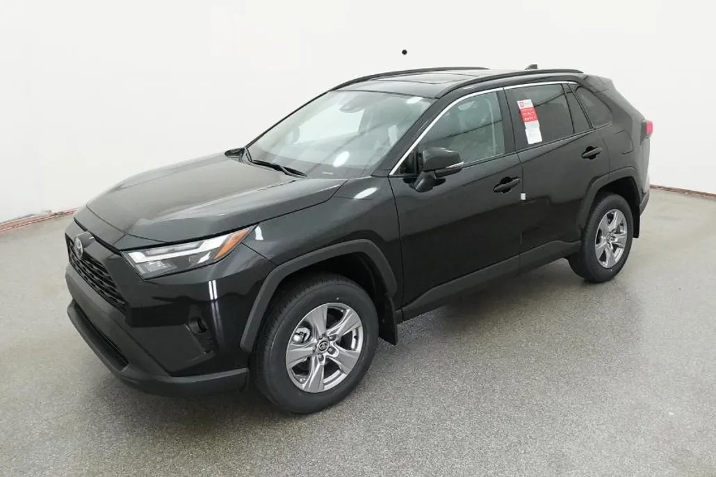 2025 Toyota RAV4 XLE photo 1