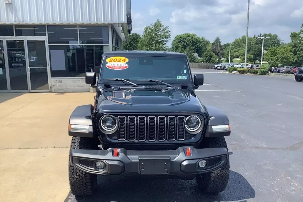 2024 Jeep Wrangler Rubicon photo 1