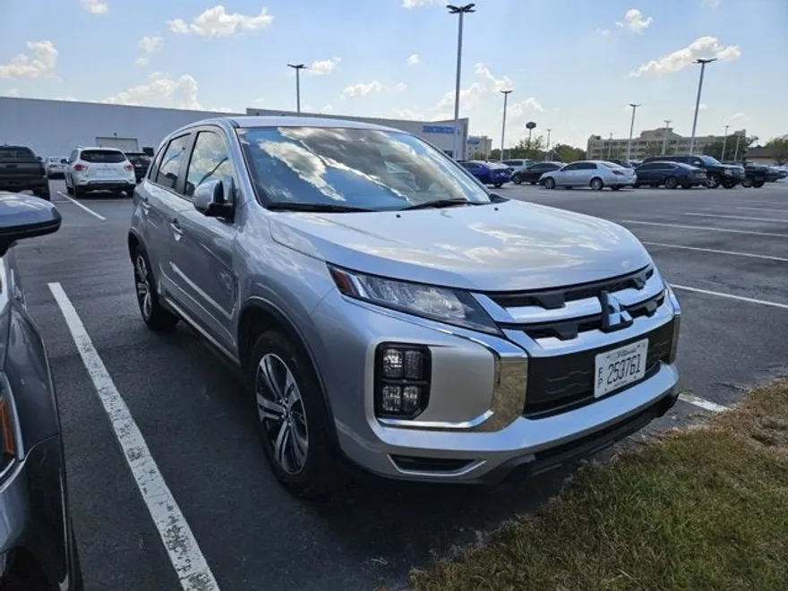 2024 Mitsubishi Outlander Sport ES photo 1