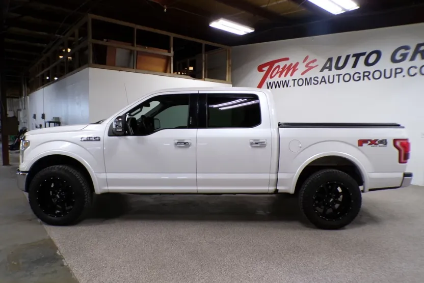 2016 Ford F-150 Lariat photo 1