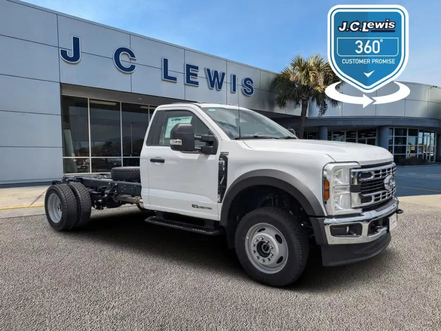 2025 Ford F-550 XL photo 1