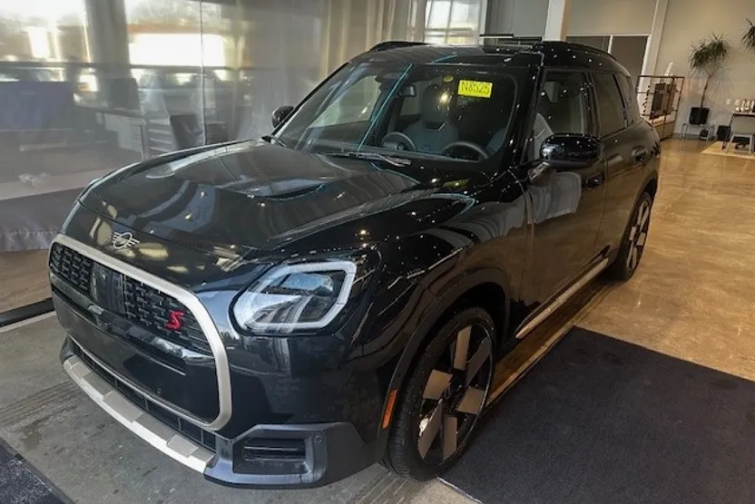 2025 Mini Countryman S ALL4 photo 1