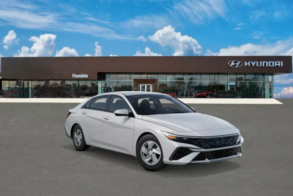 2025 Hyundai Elantra SE photo 1