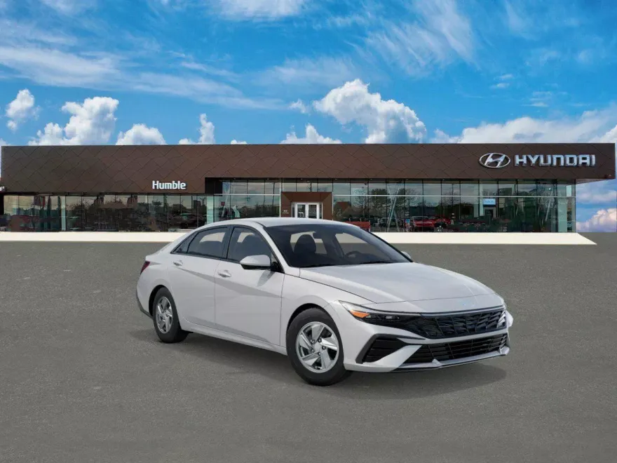 2025 Hyundai Elantra SE photo 1