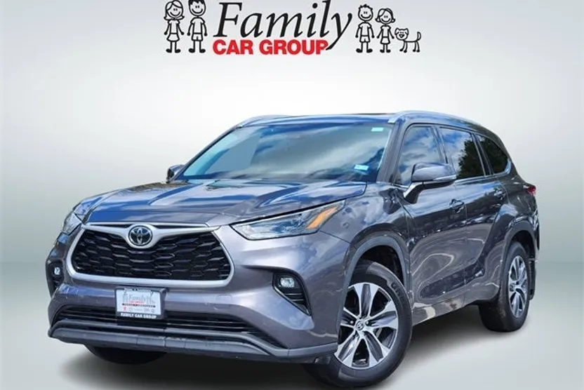 2022 Toyota Highlander XLE photo 1