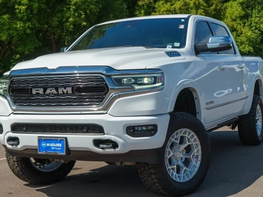 2023 Ram 1500 Limited photo 1
