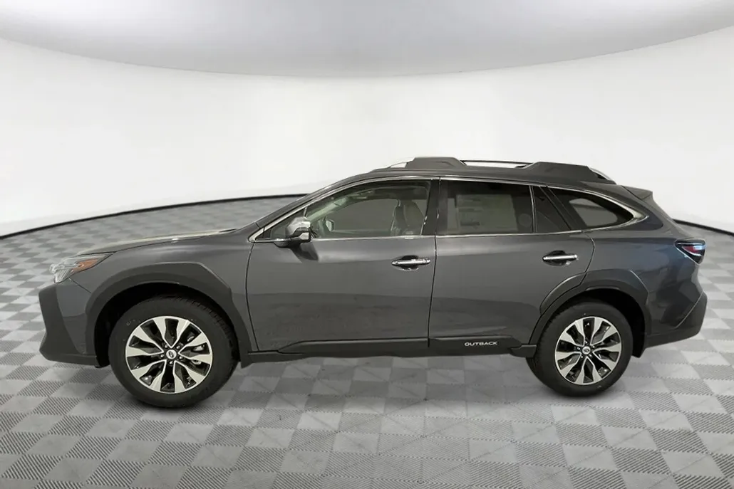 2025 Subaru Outback Touring XT photo 1