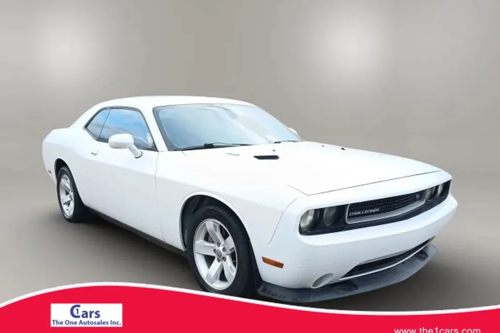 2012 Dodge Challenger R/T photo 1