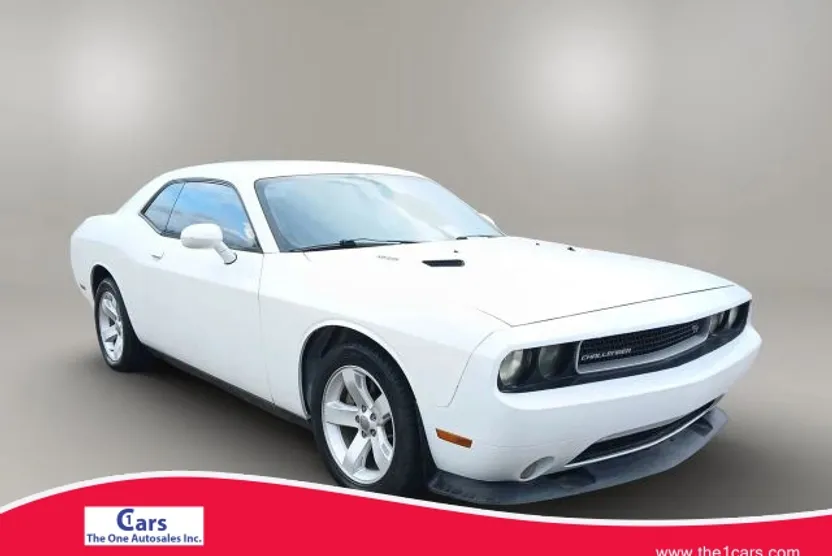 2012 Dodge Challenger R/T photo 1